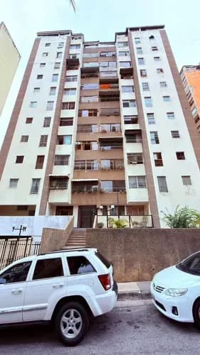 Apto En Res. Boulevard, Los Nuevos Teques 194m 3h 4b 1 Puesto Terraza Con Parrillera