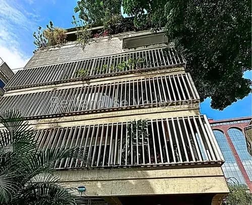 Espectacular Edificio De 8 Pisos 1 Gran Terraza Y 1 Ph Con Terraza En Venta. Urb. Las Mercedes.
