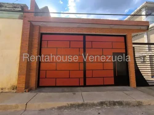 En Venta Local Tipo Galpon En San Blas, A Pie De Calle, 120 M2, Inm 25-9223, Dispone De 1 Oficina, 1 Bano, 1 Area De Lavado, 2 Depósitos Aereos. Solo Clientes