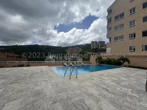 Af- Apartamento En Venta En Lomas Del Sol, Con Balcón, 3 Habitaciones, 2 Puestos De Estacionamiento, Edificio Con Piscina, Gimnasio Y Vigilancia