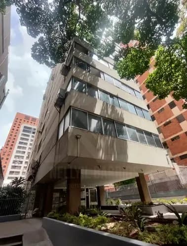 Alquiler De Funcional Oficina Al Lado De La Clínica Santiago De León Cómodos Cubículos Ideal Para Consultorios, Oficinas De Administración