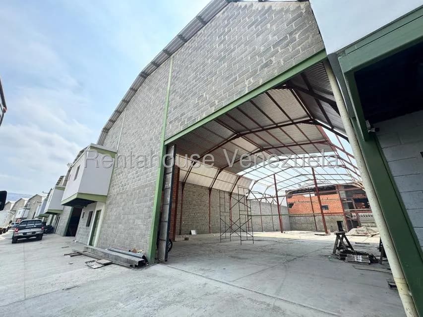 Comercial (Galpon - Deposito) en Venta en Zona Industrial 2, Lara