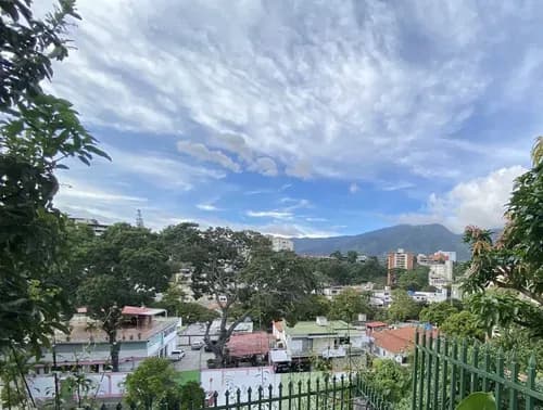 Oportunidad De Negocio En Colinas De Bello Monte Con Ubicación Privilegiada. Mty