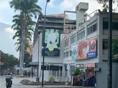 Se Alquila Oficina 1.000m2 Los Chaguaramos