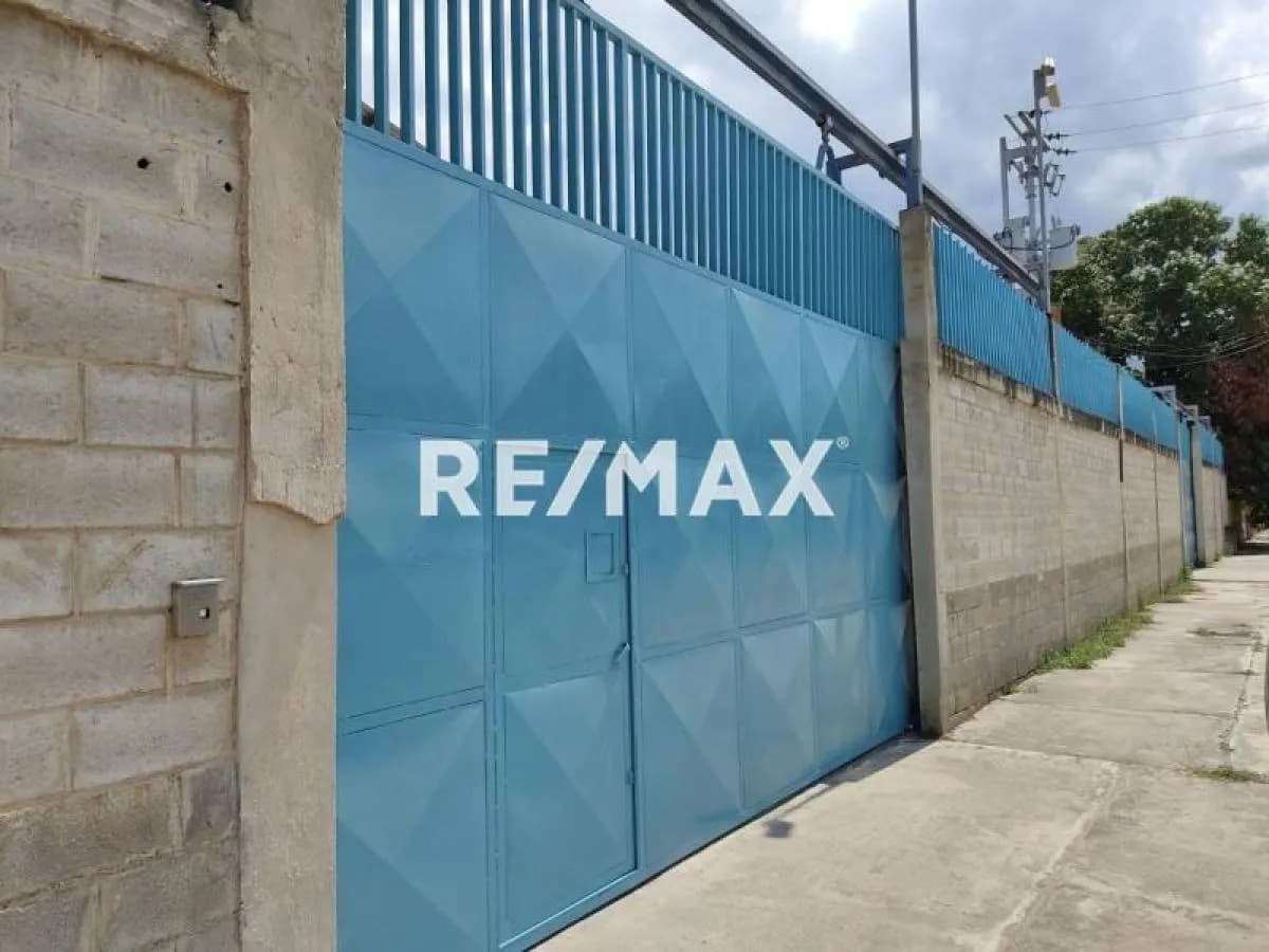 Venta de Galpón Industrial,Ubicado En La Victoria.