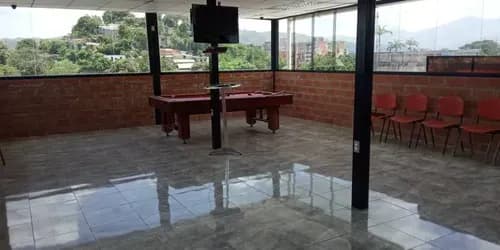 Edificio Comercial En El Centro De Guacara