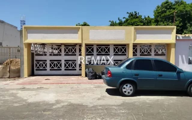 EXCLUSIVA CASA QUINTA CON POTENCIAL RESIDENCIAL Y COMERCIAL, Amparo, La limpia, Maracaibo