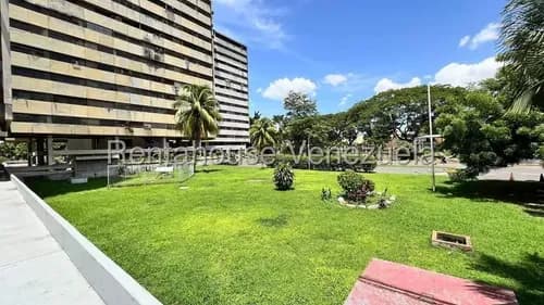 Bello Apartamento En Venta En La Av Bolivar Maracay Excelente Condominio Y Ubicación Con Agua Seguridad 150 Metros 3 Habitaciones 3 Baños Nela 26-14674