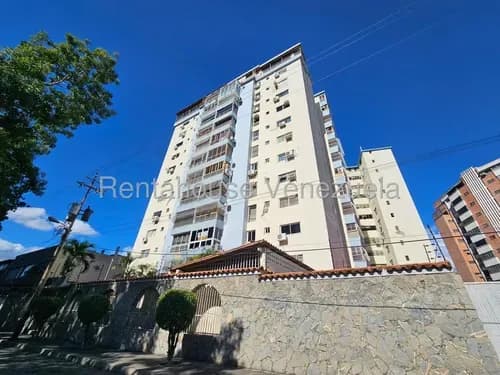 Yolmar Mendoza Vende Espectacular Apartamento Al Este De Barquisimeto, Amoblado, Cocina Equipada, Agua Constante, Cód. 26-13606