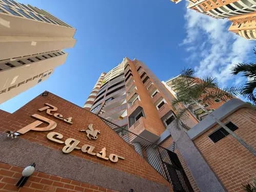 Apartamento Moderno Amoblado En Venta En El Parral, Residencias Pegaso Con Balcón - Atmlf