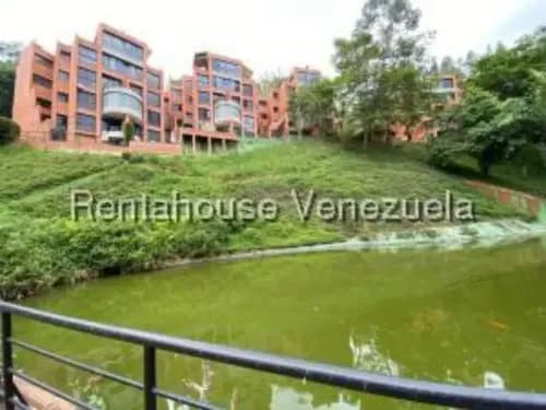 #25-10325 Exclusivo Town House En La Boyera