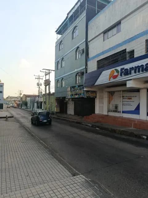 Alquilo Local Comercial, En El Sector Centro De Maturín , Calle Sucre.