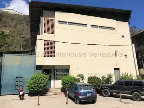 Abb / Amplio Deposito De 1200 Mts De Construccion, Consta De Varias Areas Para Deposito Y Areas De Oficinas Separadas, Turumo En Venta / Mls #23-10882