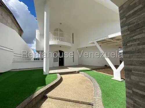 Mb Totalmente Remodelada , Casa En Venta En La Urb. Miranda