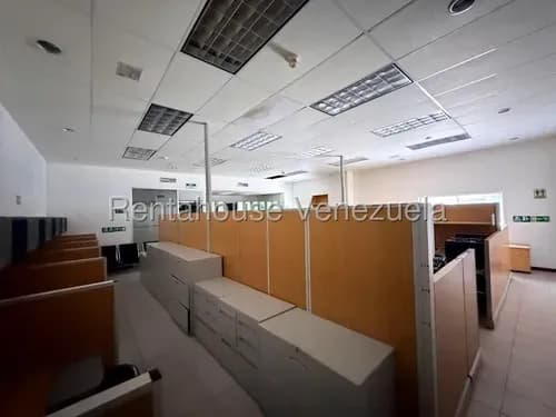 Tu Próximo Éxito Comercial Comienza En El Corazón De Barquisimeto! ¿buscas La Ubicación Estratégica Que Tu Marca Merece? Ponemos A Tu Disposición Un Impecable Local Comercial. Maritza Lucena