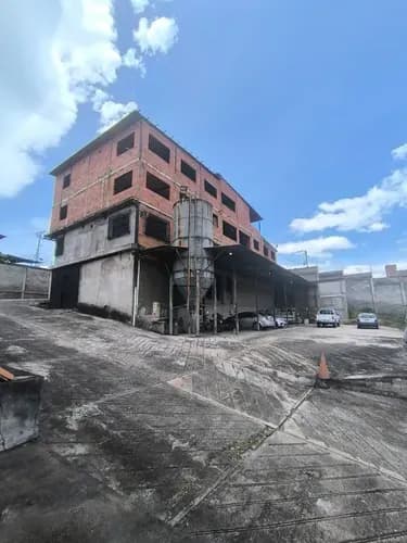Xv, En Venta Edificios Comercial Ubicada En La Machiri.