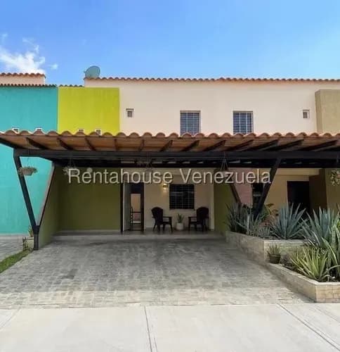 Townhouse En Venta Ubicado En Sabana Del Medio San Diego Carabobo Cod 26-21962 Eloisa Mejia Solo Clientes Directos