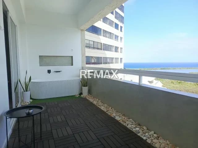 MODERNO APARTAMENTO CON VISTAS INCREIBLES AL MAR Y A LA CIUDAD , DECORADO CON PIEZAS DE ACABADOS POTENCIALES Y CERCANIA A CENTROS COMERCIALES EN LA ISLA DE MARGARITA