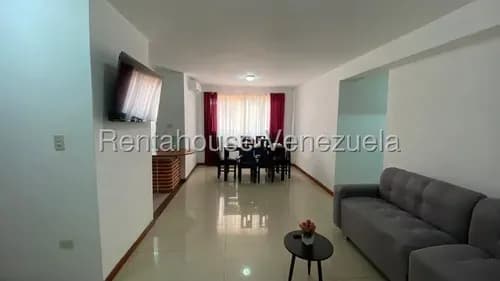 Apartamento En Piso Bajo, Totalmente Equipado Y Listo Para Estrenar, Ubicado En Plena Zona Céntrica, Este Apartamento En Piso Bajo Combina La Comodidad De Un Hogar Funcional