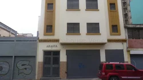 Abb / Edificio Ubicado En La Candelaria Con Facil Acceso A La Avenida Urdaneta Y Avenida Bolivar. En Venta / Mls #24-5444