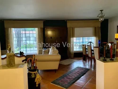Townhouse En Venta Santa Inés 26-14973 Lv
