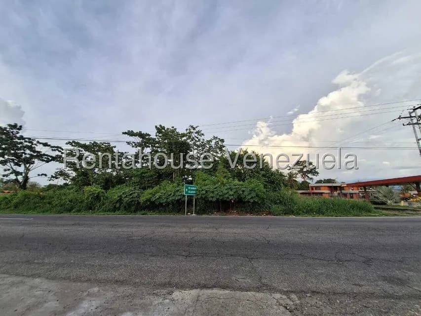 Terreno (Industrial) en Venta en Avenida Bolivar, Merida