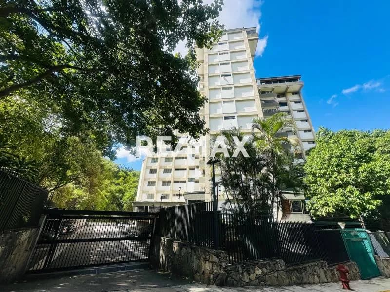 Venta de apartamento de 111 m2 en Santa Rosa de Lima 26-02