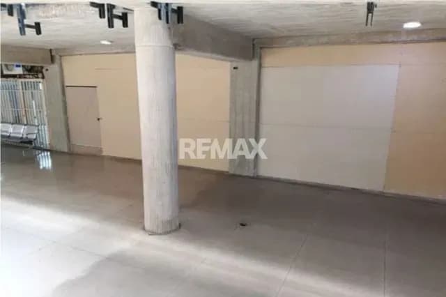 Local comercial de 340 m2 obra Gris en Santa Monica