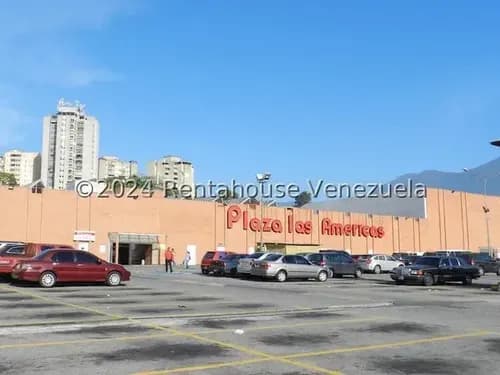 Agp Dos Local Comercial En Venta En El Cafetal, Cada Uno De 73 Mt2 Con Mezzanina 26-12240