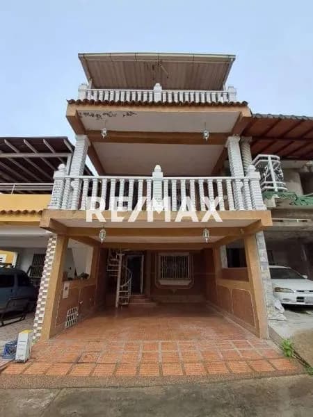 Casa en venta Urb Villa Falcón Cúa