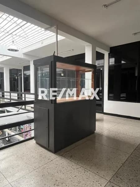 Mini Tienda N° 2 en Alquiler Avenida Andrés Bello entre Carrera 21 y 22 Zona Centro- Barquisimeto