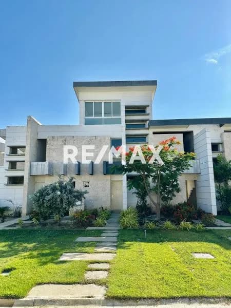 Vende Town House de 115m2 con muelle privado en Pto Morrocoy Tucacas