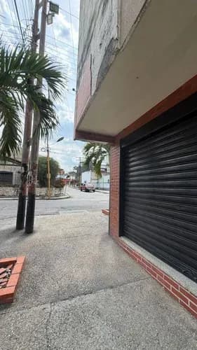 Lerry Paez Vende Local Comercial Ubicación Estratégica En Av. Miranda Y Bolivar Norte Cod 326942
