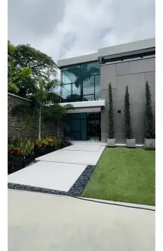 En Venta Quinta Con Vista Al Avila Lomas De Chuao Nueva