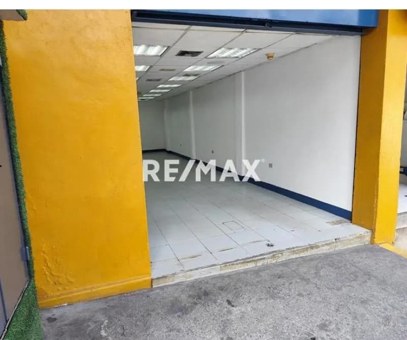 EN ALQUILER LOCAL COMERCIAL LAS MINAS DE BARUTA