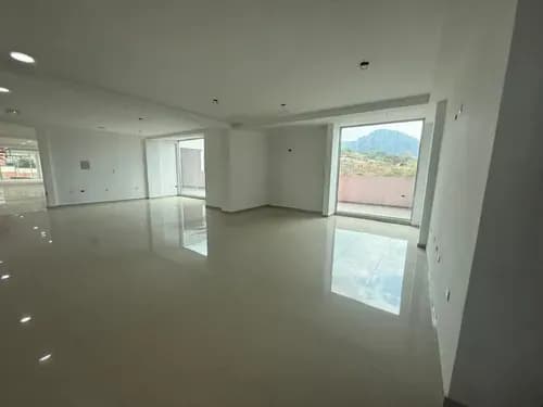 Local En Avenida Rotaria, Centro Comercial San Ignacio