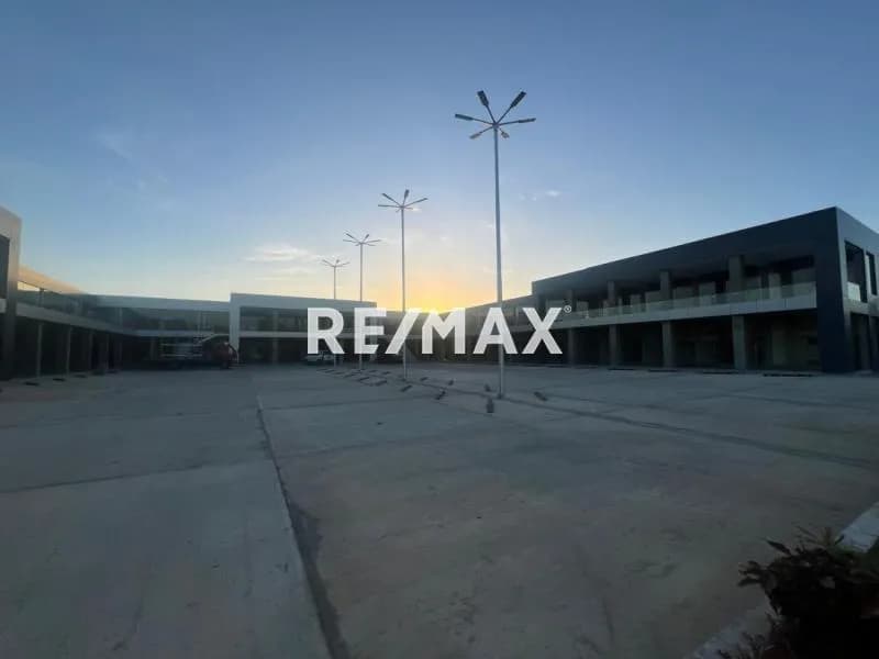 Se Vende Local Comercial En Av. Alirio Ugarte Pelayo, C.C. Pelayo Gourmet, Sector Tipuro, Maturin, Estado Monagas