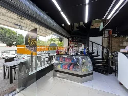 Daniela Linarez Vende Excelente Local Comercial Con Una Distribución De 2 Locales De 2 Niveles, Alta Afluencia Vehicular Y Peatonal, Ubicado En El Este De Barquisimeto