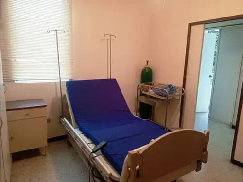 Clinica En Venta En La Av Bolivar Con Quirofano Ss-9312670
