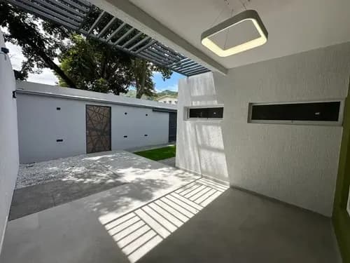 Casa Minimalista En Venta Ubicada En El Trigal Sur Valencia Carabobo. Julian Acosta 170.