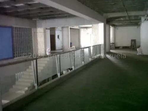 Edificio En Venta En Sabana Grande Cda 24-16443 Yf