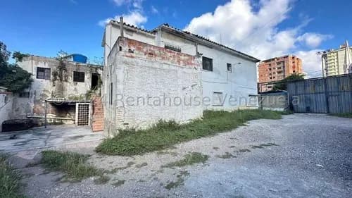 Al/ Oportunidad De Inversión, Terreno En Venta Barquisimeto, Centro, Lara, Venezuela/ # 25-699 995 M2