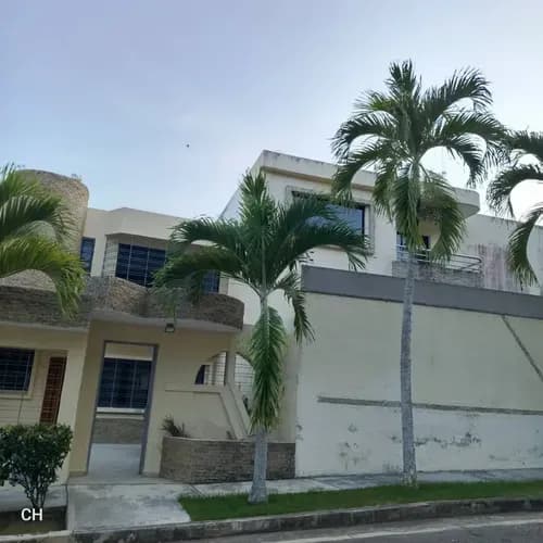 Impecable Casa En Alquiler Urb. Prebo Iii, Valencia. Gerardo