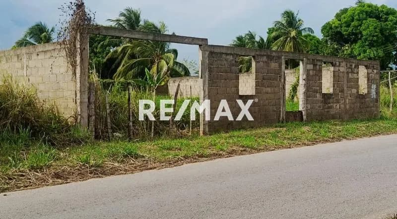 Terreno en Venta, ubicado en la vía Viboral, Santa Elena, cercano a la Urbanización Valle de Luna.