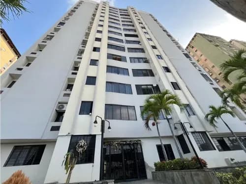 Apartamento En Alquiler En Lomas Del Este Bt-9924593