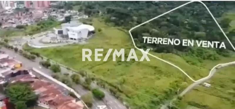 Terreno en Venta Avenida Rotaria