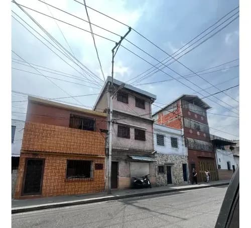 Casa Comercial En Venta A Remodelar, El Cementerio Caracas Tc