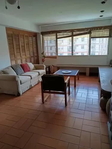 Amplio Apartamento En Alquiler Semi Amoblado En Urbanización Con Vigilancia.