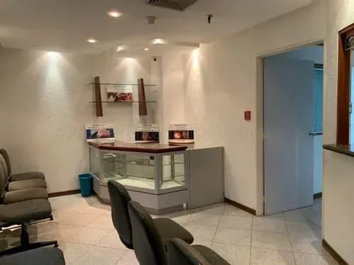 Si Desea Invertir En El Área De Salud Esta Es La Oportunidad De Adquirir Unidad Oftalmológica En Venta Totalmente Operativa En El Paraiso Mls #23-26975