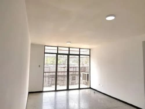 Apartamento En Venta Cerca A La Av. Bolívar Valencia Gz